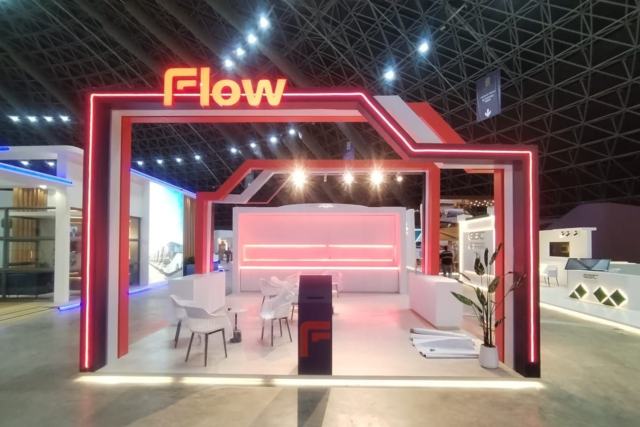 بوث Flow بإضاءة نيون